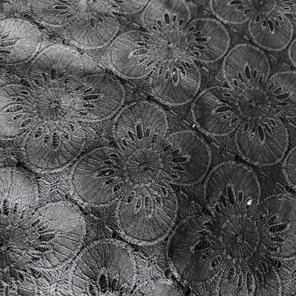 Black lace button back blouse size medium - Picture 3 of 3